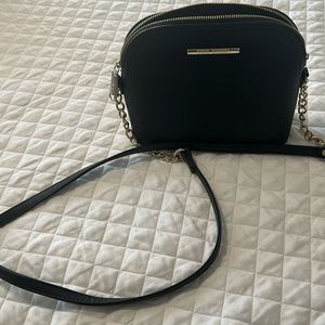 STEVE MADDEN DOME CROSSBODY